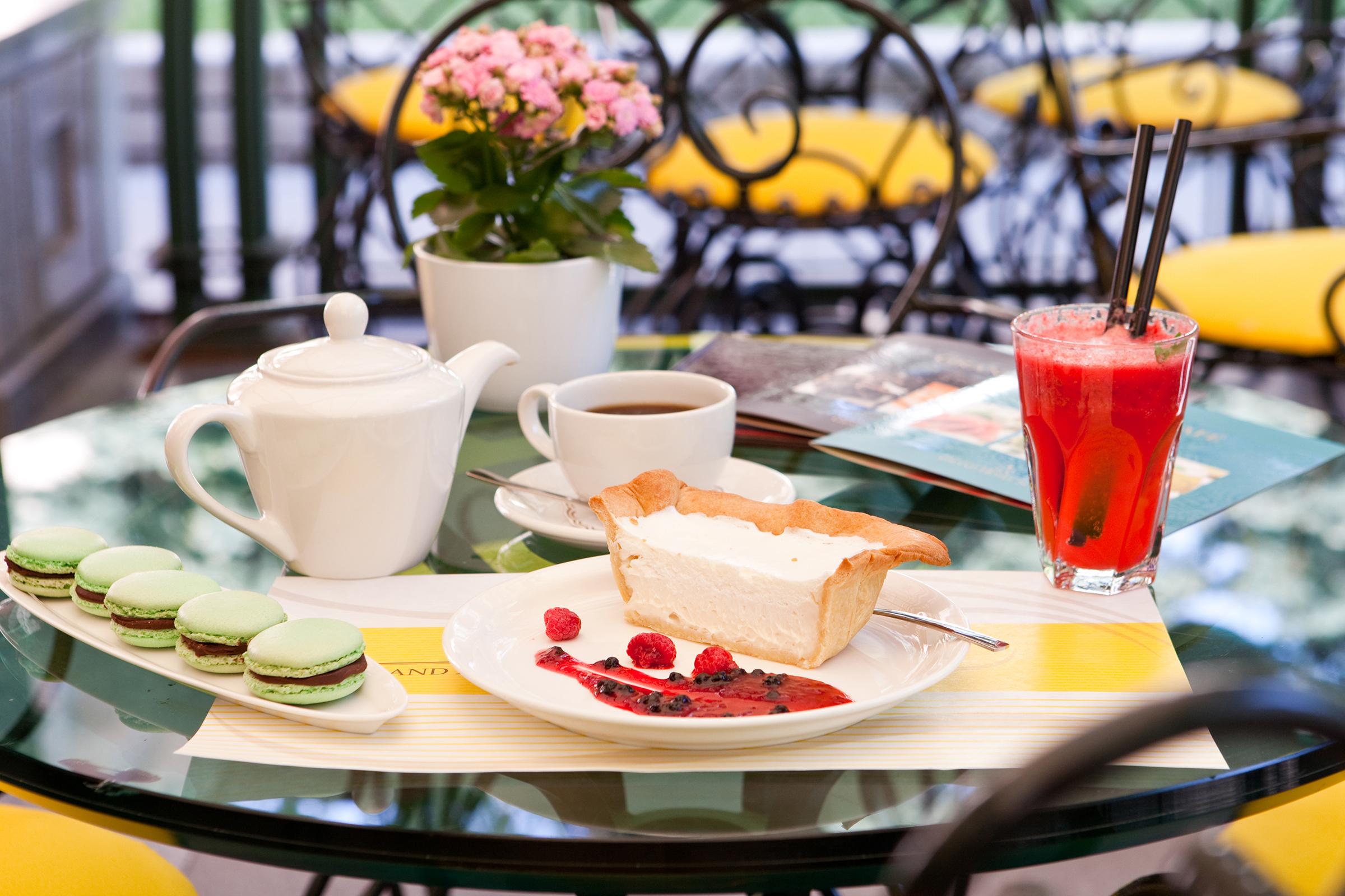 Grand Hotel Sofia Ngoại thất bức ảnh A typical afternoon tea